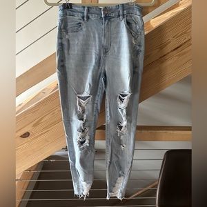 American Eagle Ripped Skinny Jeans - Size 8